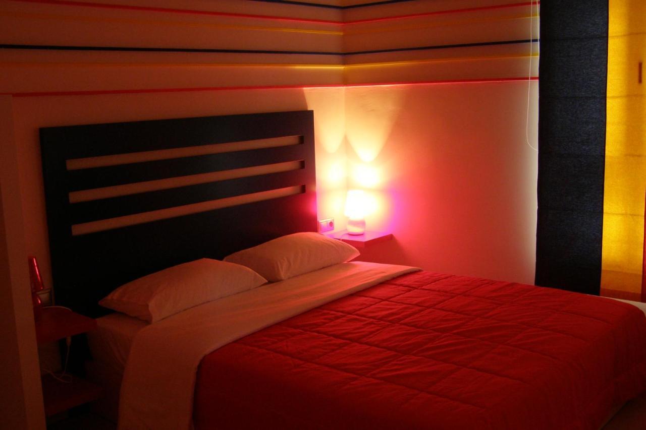 Room In A Neoclassical House - Ladybug แคซโทเรีย ภายนอก รูปภาพ